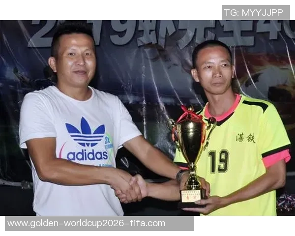 香港晨曦足球队奋勇拼搏展现青春力量与团队精神的精彩旅程